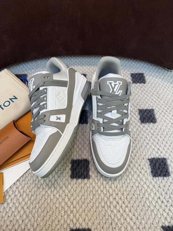 LV Trainer Sneaker White Grey