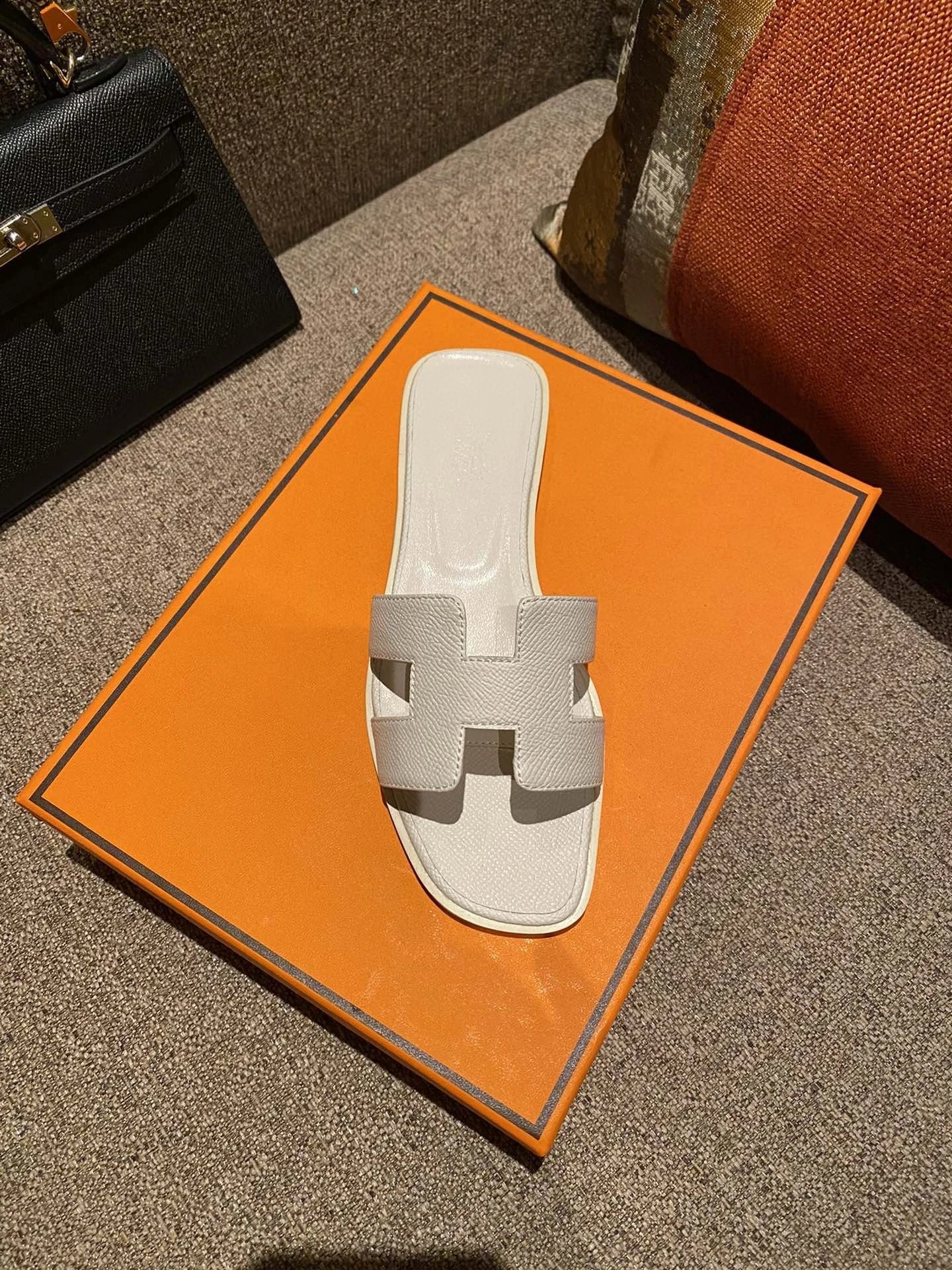 Hermes Oran Leather Flat Sandals