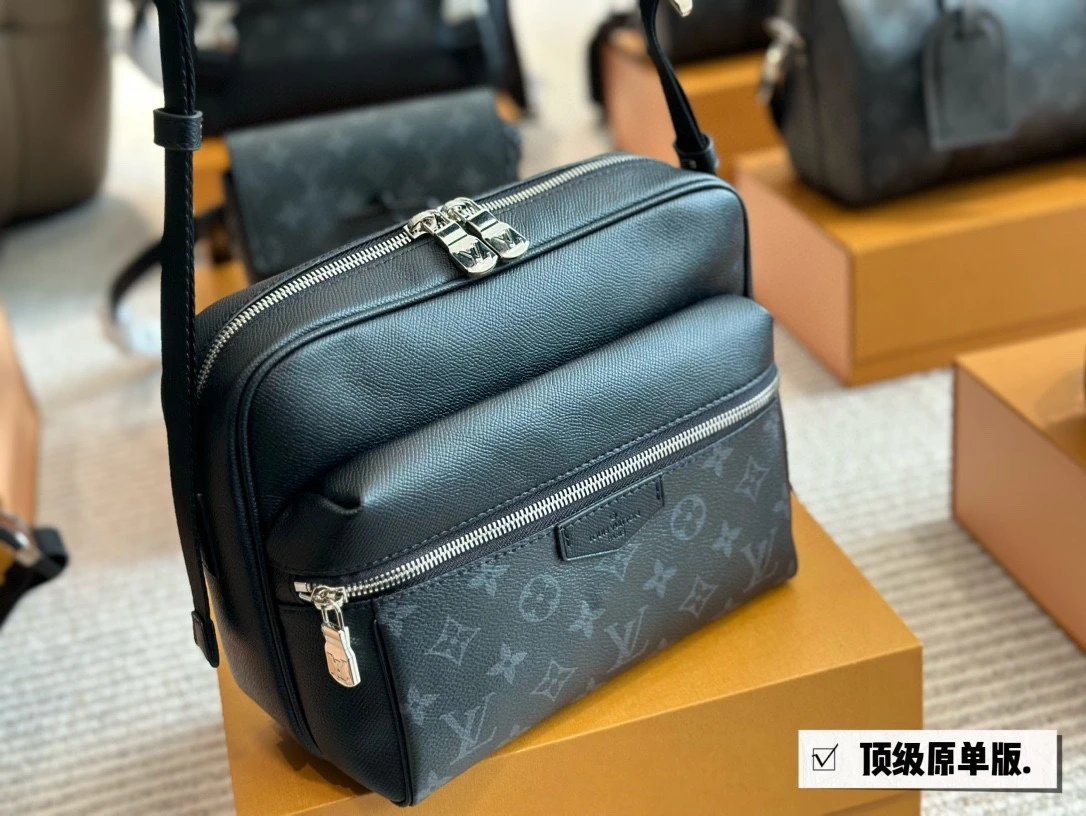 Outdoor Messenger Crossbody Bag