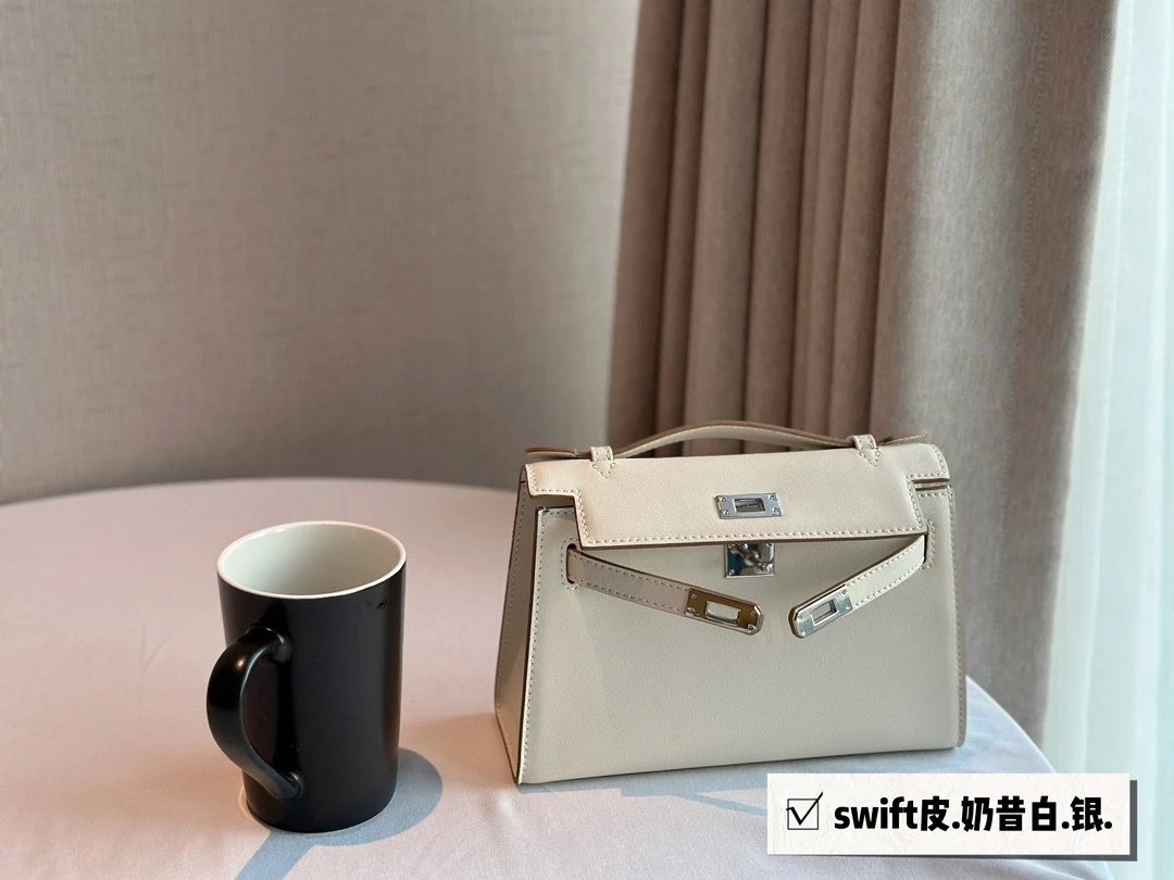 Hermes Mini Kelly Swift Leather Bag