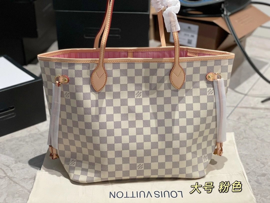 Louis Vuitton Neverfull Monogram Tote Bag