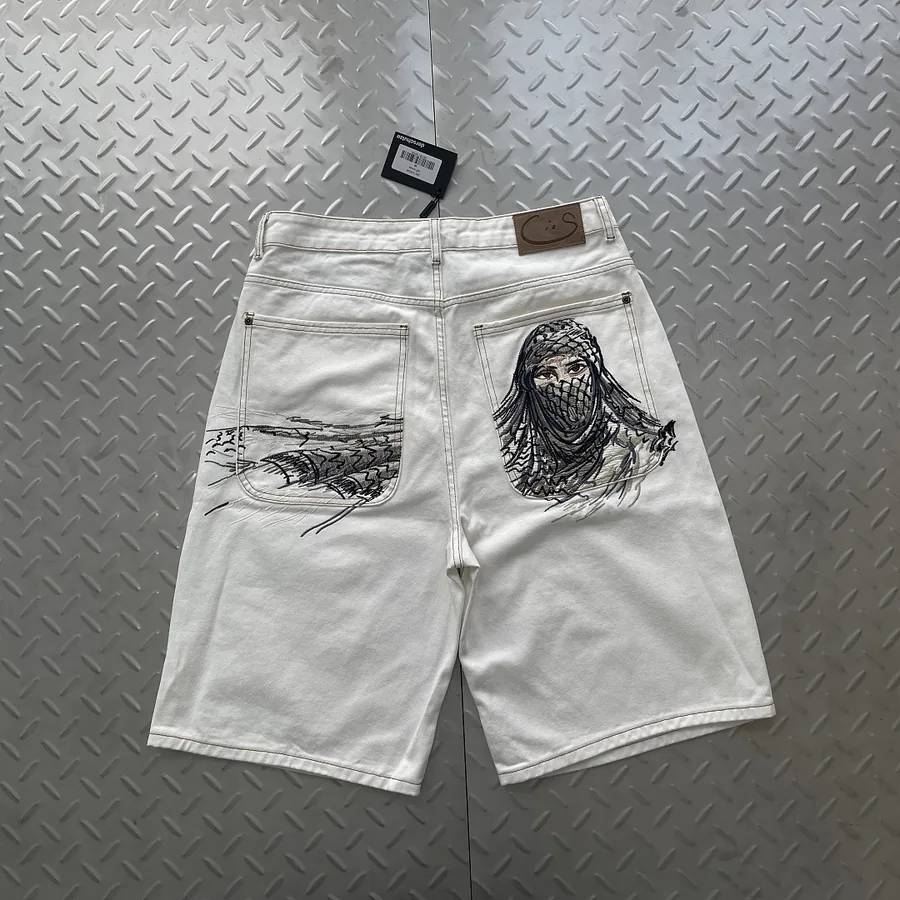 Derschutze Yasmin Embroidered Jorts White