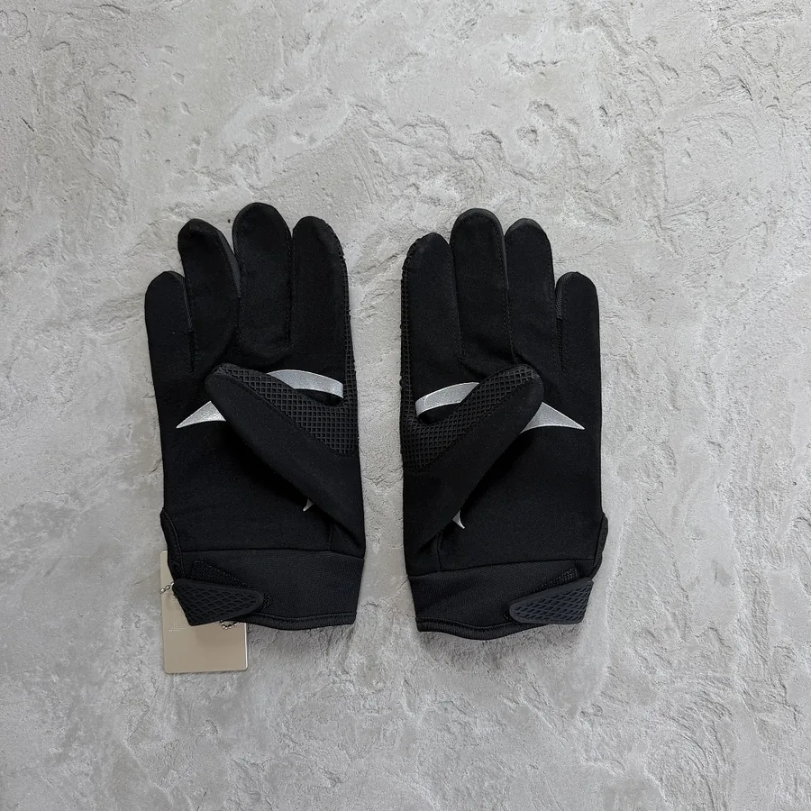 me technical gloves