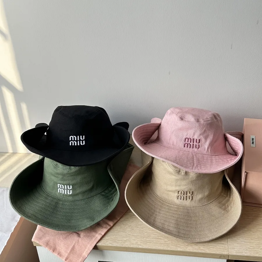 bucket hat