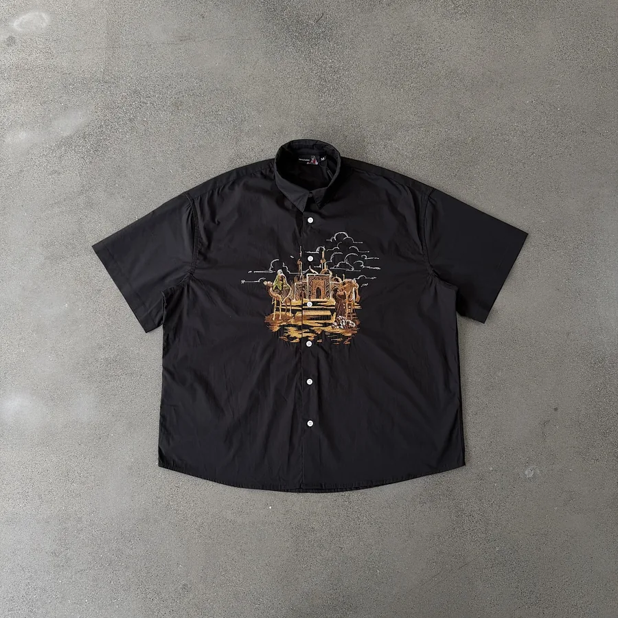 Embroidered Graphic Short Sleeve Shirt in Black