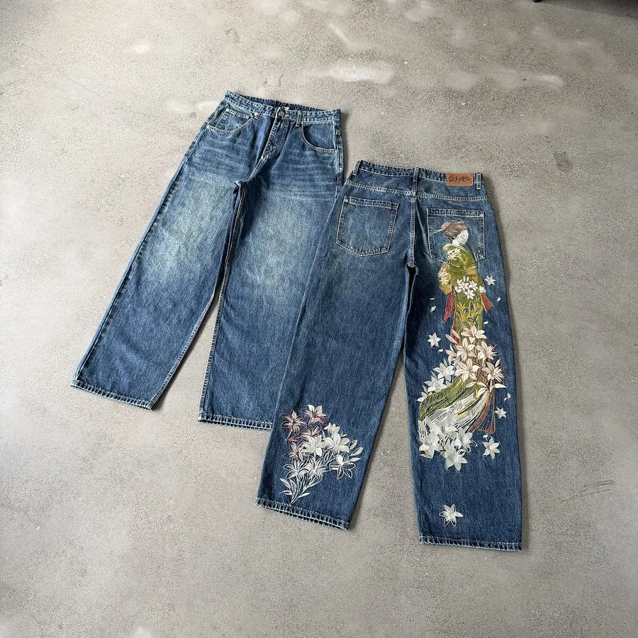 Floral Embroidered Baggy Jeans in Light Wash