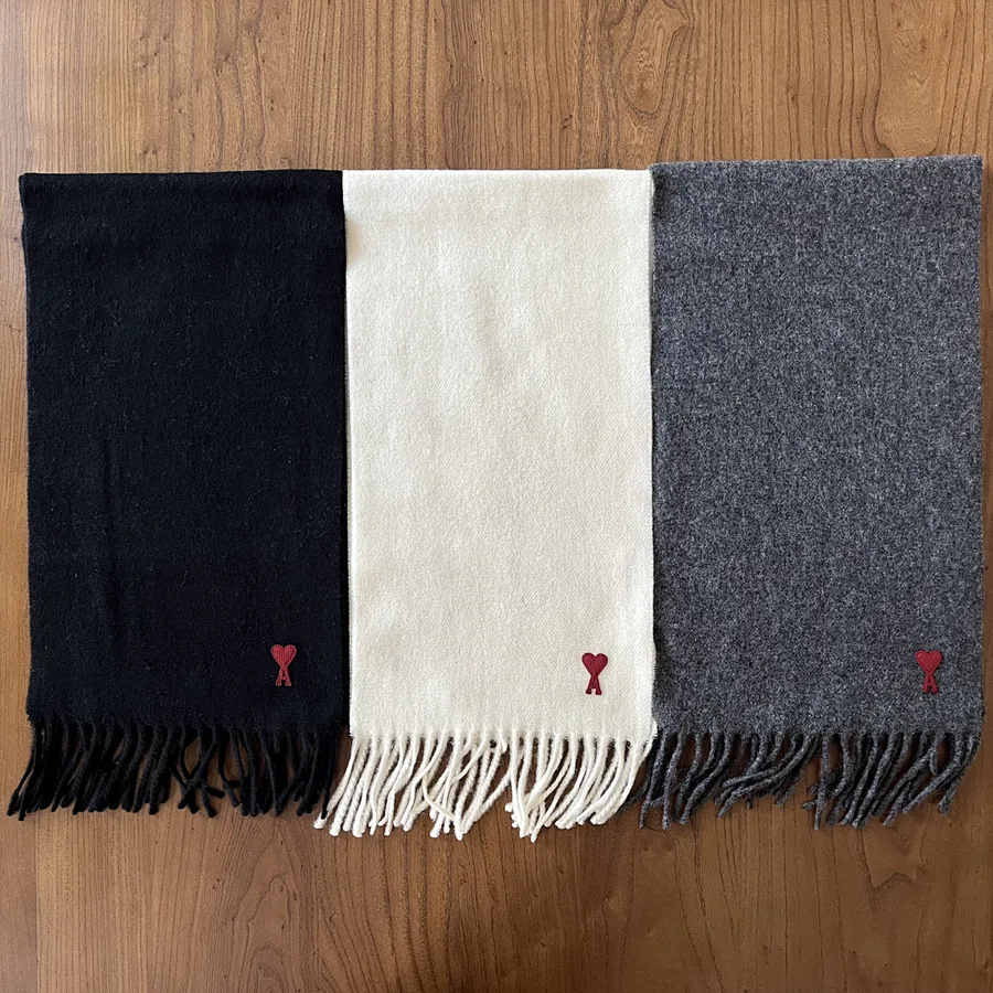 Scarf, P16, https://item.taobao.com/item.htm?ft=t&id=1011734193743