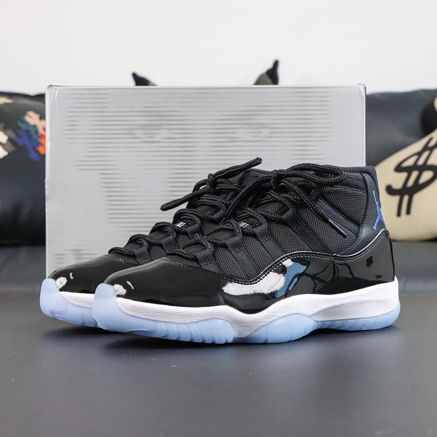 CT8012-900 Space Jam Sneakers