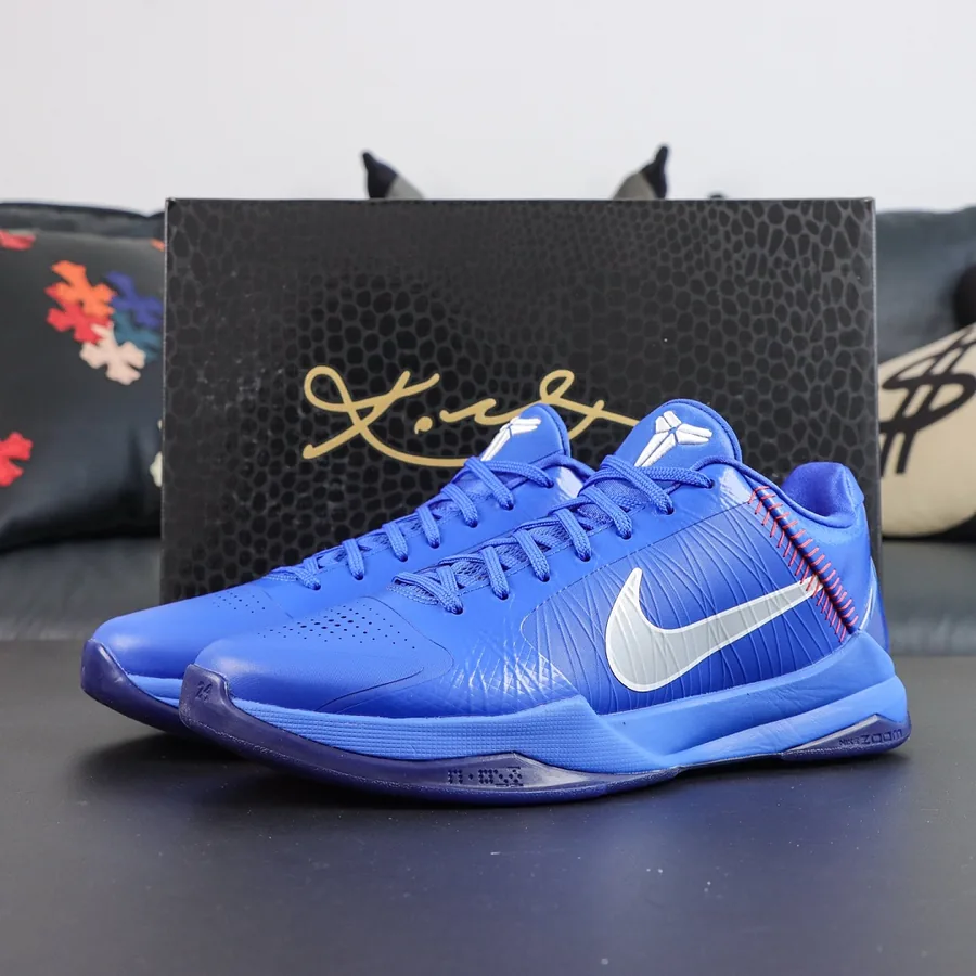 IO6256-400 Sneakers in Blue