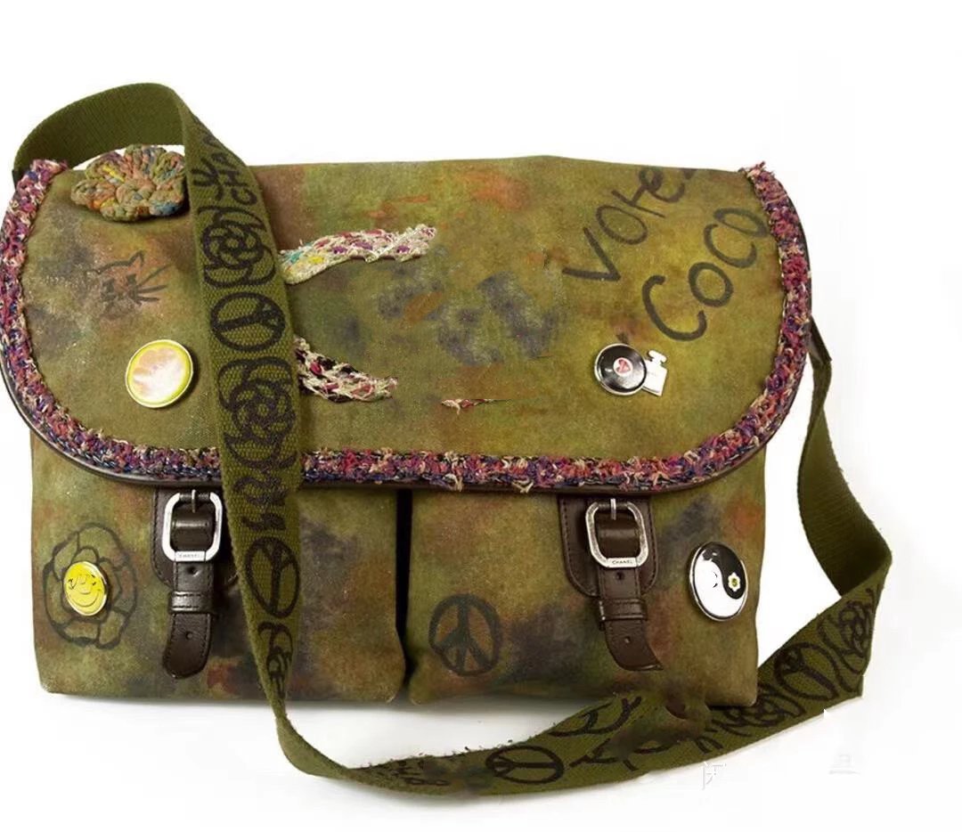 Vintage Graffiti Print Crossbody Bag in Army Green Large