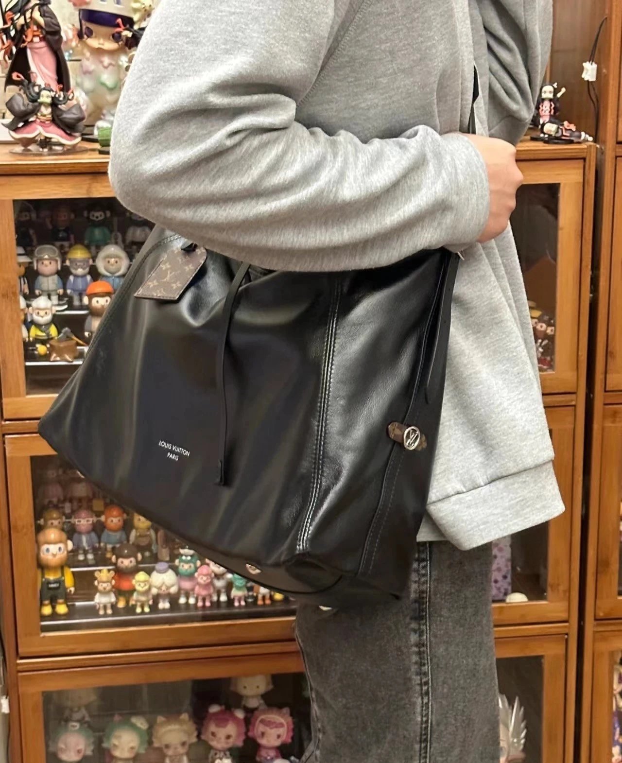 Carryall Darth Vader color Medium (sheepskin, comes with liner, full presale price) -le10145-2