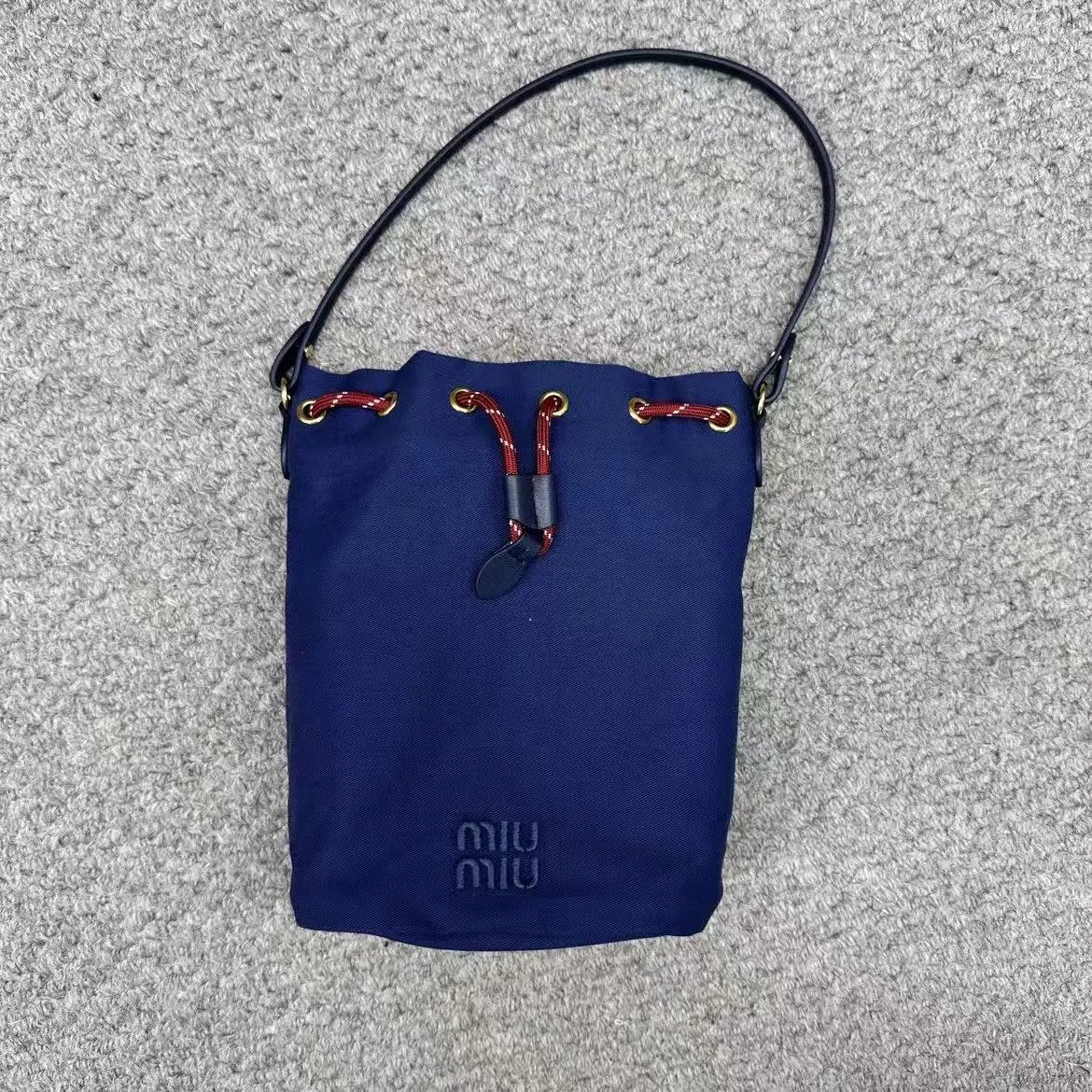 miu Linen and hemp bucket bag
