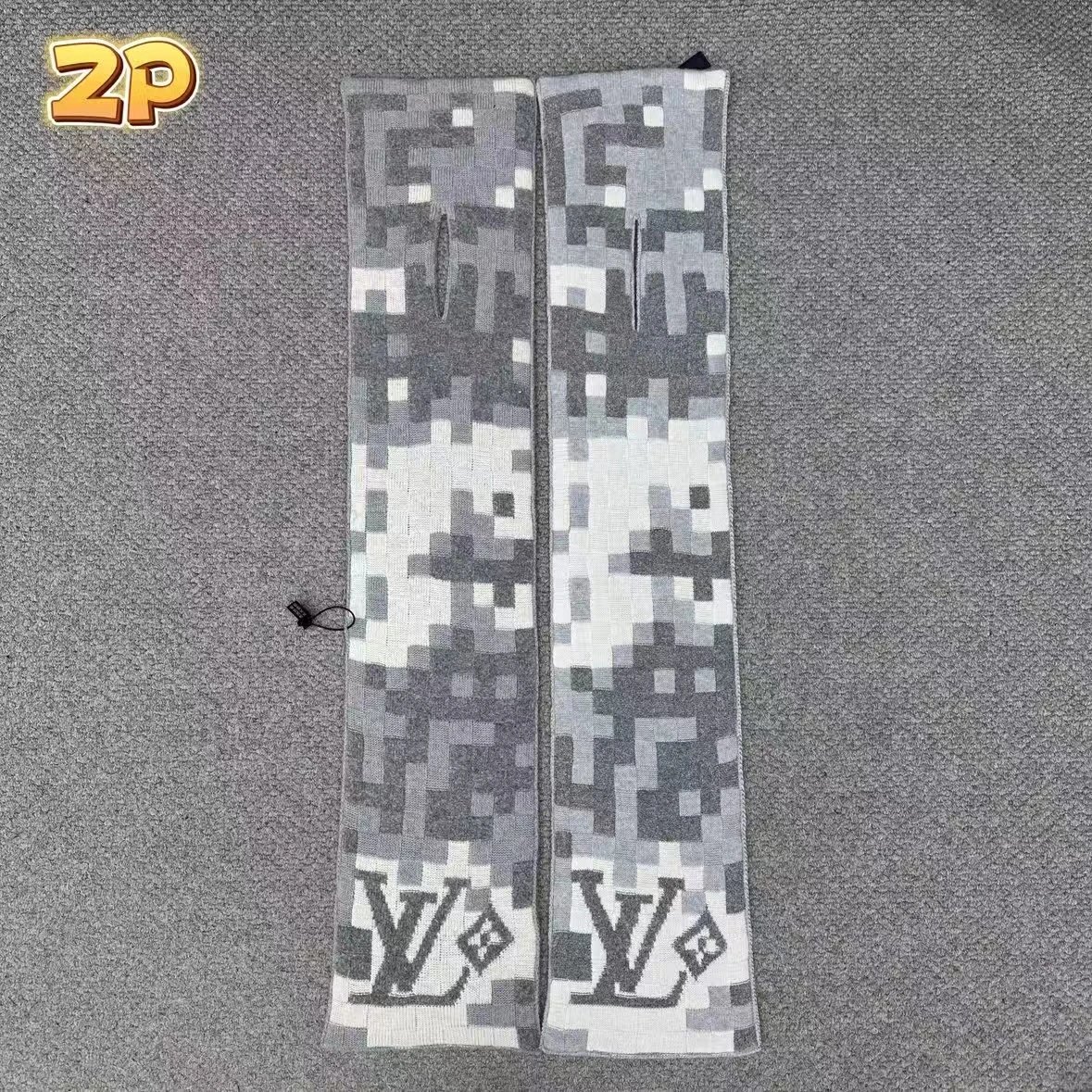LE mosaic scarf