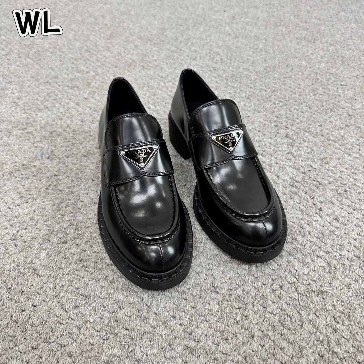 P Loafers / In Stock